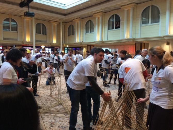 The bamboo building challenge in Hotels van Oranje