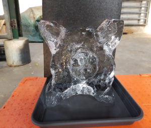 ijssculptuur van een varken